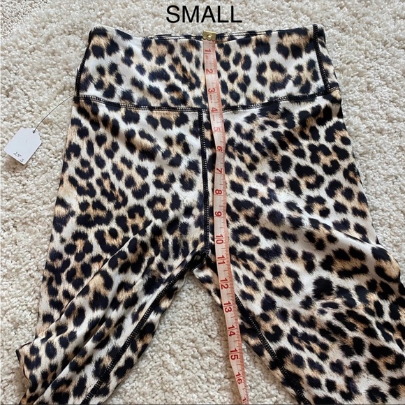 Animal print high waisted leggings small NWT - Picture 8 of 15